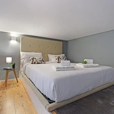 Villa Mouzinho By On Apartments-3